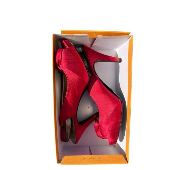 Women’s red satin with a bow open toe hi heels. By Fioni Night. Sze 10. - Picture 5 of 5